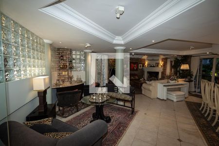 Sala de casa à venda com 3 quartos, 350m² em Chácara das Pedras, Porto Alegre