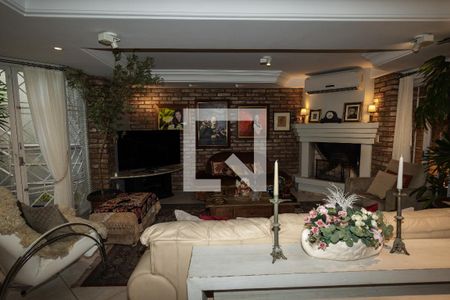 Sala de casa à venda com 3 quartos, 350m² em Chácara das Pedras, Porto Alegre