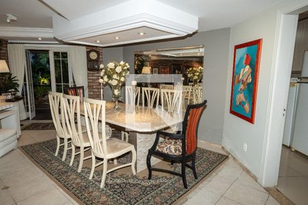 Sala de casa à venda com 3 quartos, 350m² em Chácara das Pedras, Porto Alegre