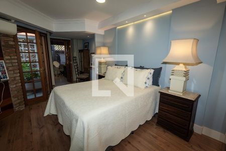 Suíte 1 de casa à venda com 3 quartos, 350m² em Chácara das Pedras, Porto Alegre