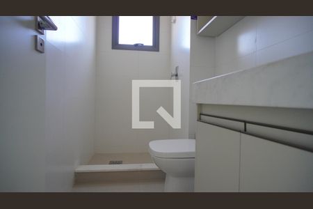 Banheiro suite 1 de apartamento para alugar com 3 quartos, 227m² em Auxiliadora, Porto Alegre