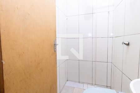 Banheiro da Suíte de casa para alugar com 3 quartos, 80m² em Cidade Industrial de Curitiba, Curitiba
