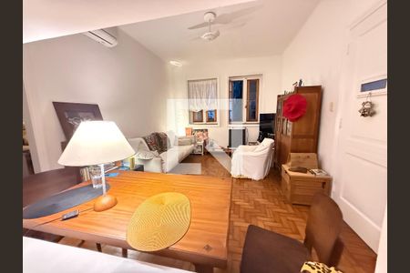 Sala de apartamento à venda com 2 quartos, 68m² em Cosme Velho, Rio de Janeiro
