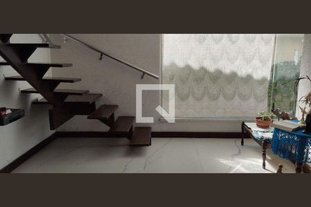 Casa à venda com 4 quartos, 272m² em Várzea das Moças, Niterói