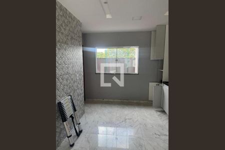Casa à venda com 3 quartos, 183m² em Jardim Sulacap, Rio de Janeiro