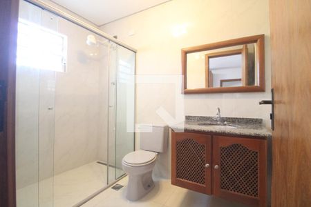 Banheiro da suíte de casa para alugar com 3 quartos, 96m² em Vila Imperio, São Paulo