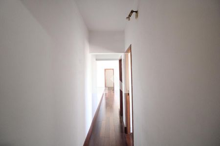 Corredor de casa para alugar com 3 quartos, 96m² em Vila Imperio, São Paulo