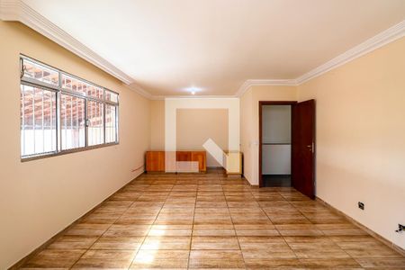 Casa para alugar com 3 quartos, 440m² em Parque Ipe, São Paulo