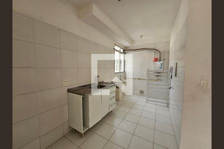 Cozinha de apartamento para alugar com 2 quartos, 42m² em Valverde, Nova Iguaçu