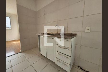 Cozinha de apartamento para alugar com 2 quartos, 42m² em Valverde, Nova Iguaçu