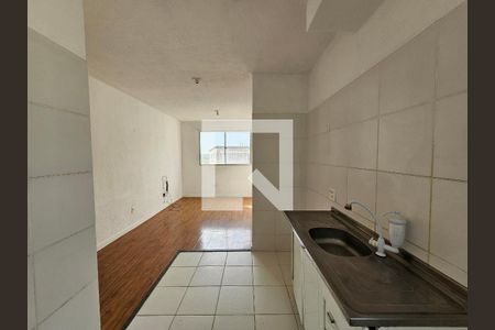 Cozinha de apartamento para alugar com 2 quartos, 42m² em Valverde, Nova Iguaçu