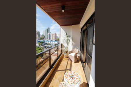 Varanda da sala de apartamento à venda com 4 quartos, 145m² em Centro, Campinas