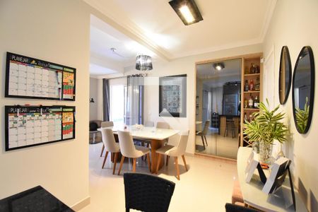 Sala de casa de condomínio à venda com 3 quartos, 180m² em Santa Felicidade, Curitiba