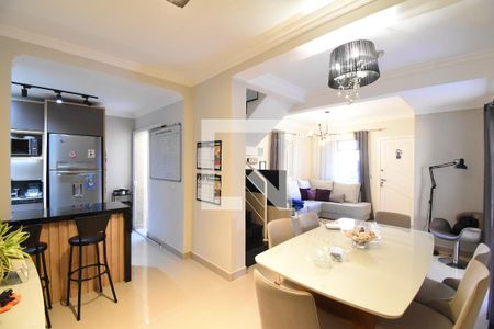 Sala de casa de condomínio à venda com 3 quartos, 180m² em Santa Felicidade, Curitiba