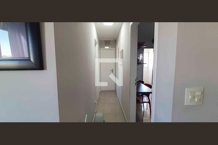 Corredor de apartamento à venda com 2 quartos, 72m² em Jardim Cláudia, São Paulo