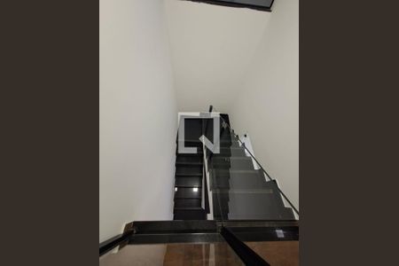 Escada de casa para alugar com 3 quartos, 105m² em Vila Rica, Lagoa Santa