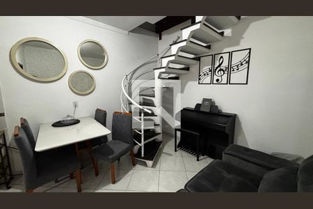 Cozinha - Sala de casa à venda com 2 quartos, 198m² em Condomínio Maracanã, Santo André