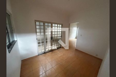Sala de casa para alugar com 3 quartos, 180m² em Jardim Patricia, Uberlândia
