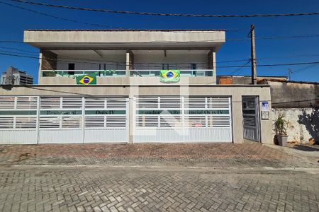 Fachada de casa de condomínio para alugar com 2 quartos, 74m² em Canto do Forte, Praia Grande