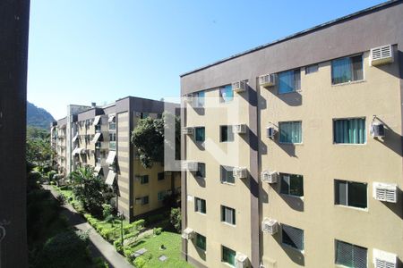 Sala - Vista de apartamento à venda com 2 quartos, 52m² em Jacarepaguá, Rio de Janeiro