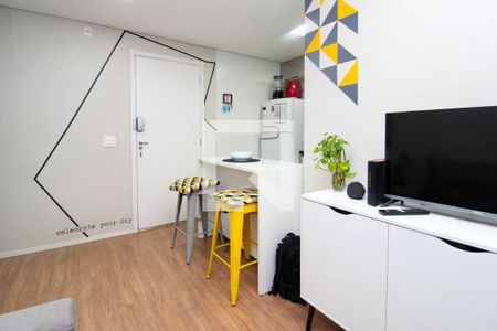 Sala  de apartamento para alugar com 1 quarto, 36m² em Jardim Helga, São Paulo