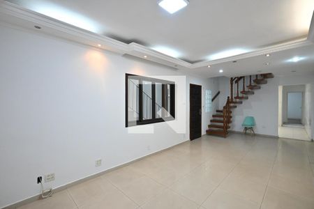 Casa para alugar com 5 quartos, 242m² em Jardim Irapua, Taboão da Serra