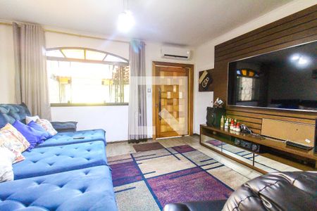Sala de casa à venda com 2 quartos, 300m² em Jardim Helian, São Paulo
