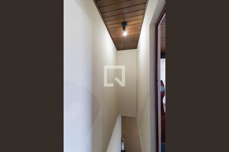 Escada de casa para alugar com 2 quartos, 90m² em Vila das Merces, São Paulo