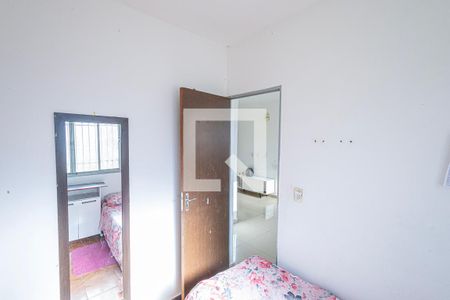 Quarto 1 de casa para alugar com 2 quartos, 120m² em Piratininga, Belo Horizonte