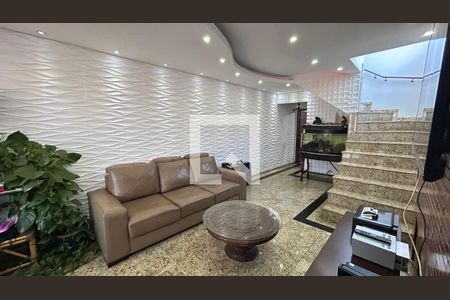 Sala de casa à venda com 4 quartos, 250m² em Jardim Santa Cecilia, Guarulhos