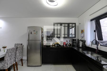 Cozinha de casa para alugar com 3 quartos, 188m² em Vila Lavinia, Mogi das Cruzes