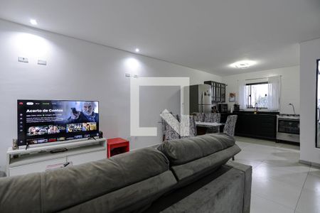 Sala de casa para alugar com 3 quartos, 188m² em Vila Lavinia, Mogi das Cruzes