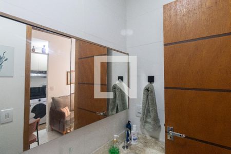 Banheiro de apartamento para alugar com 1 quarto, 32m² em Vila Mazzei, São Paulo
