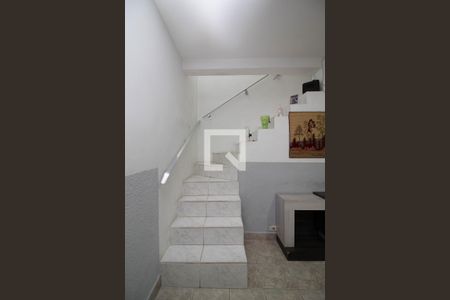 Escada de casa à venda com 4 quartos, 158m² em Vila Santa Maria, Guarulhos