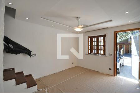 Sala de casa de condomínio à venda com 2 quartos, 133m² em Horto Florestal, São Paulo