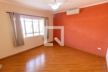 SALA de casa para alugar com 3 quartos, 150m² em Vila Santa Isabel, Campinas