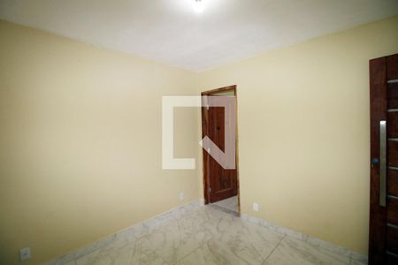 Sala de casa para alugar com 2 quartos, 80m² em Vista Alegre, Rio de Janeiro