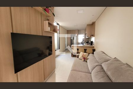 Sala de casa para alugar com 2 quartos, 140m² em Jardim Americano, Itaquaquecetuba