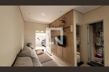 Sala de casa para alugar com 2 quartos, 140m² em Jardim Americano, Itaquaquecetuba