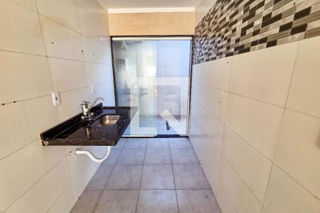 Cozinha de casa de condomínio para alugar com 1 quarto, 60m² em Maracanã, Praia Grande