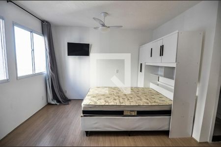 Sala/Quarto de kitnet/studio para alugar com 1 quarto, 33m² em Santo Cristo, Rio de Janeiro