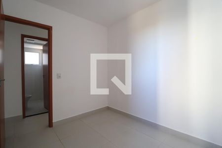 Quarto 1 de apartamento para alugar com 2 quartos, 47m² em Novo Mundo, Uberlândia