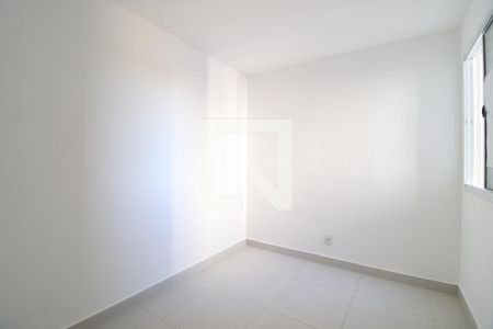 Quarto 1 de apartamento para alugar com 2 quartos, 47m² em Novo Mundo, Uberlândia