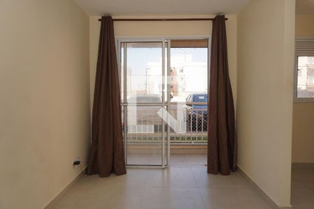 Sala de apartamento para alugar com 2 quartos, 46m² em Jardim Vitória, Embu das Artes