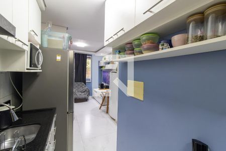 Cozinha de apartamento à venda com 2 quartos, 48m² em Cavalhada, Porto Alegre