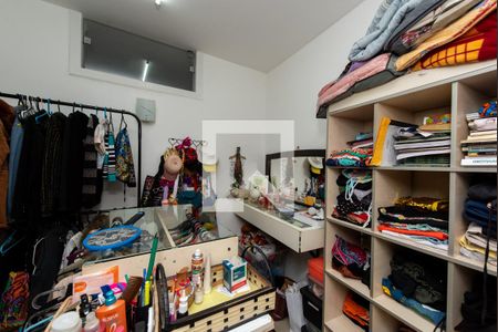Closet da suíte de casa para alugar com 3 quartos, 170m² em Jardim Bandeirantes, Contagem