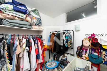Closet da suíte de casa para alugar com 3 quartos, 170m² em Jardim Bandeirantes, Contagem