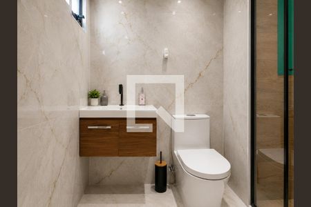 Banheiro de apartamento à venda com 2 quartos, 46m² em Parque Savoy City, São Paulo