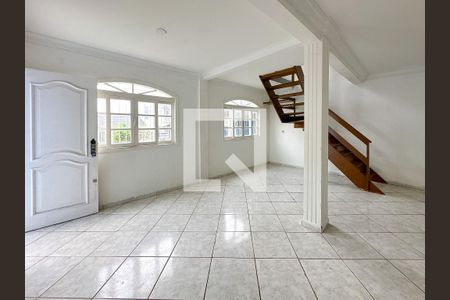 Sala de casa para alugar com 3 quartos, 200m² em Barreiros, São José