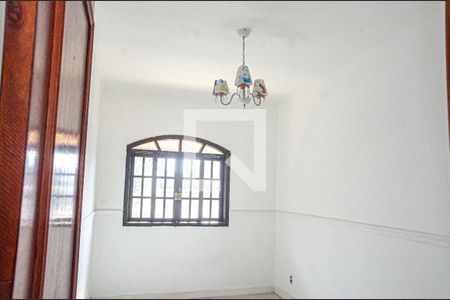 Casa para alugar com 4 quartos, 130m² em Campo Grande, Rio de Janeiro